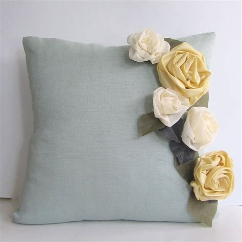 Цветы из ткани. Примеры декора. Обсуждение на LiveInternet - Российский ...