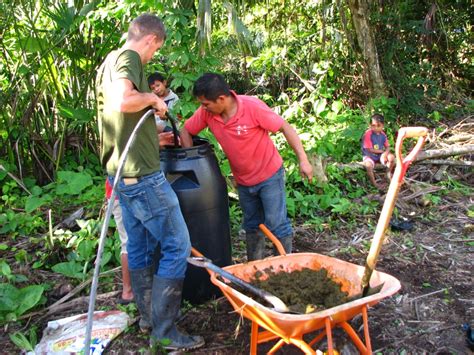 Peace Corps Ecuador- 2011: Biol, Earthen Ovens and Gettin' Down to Business