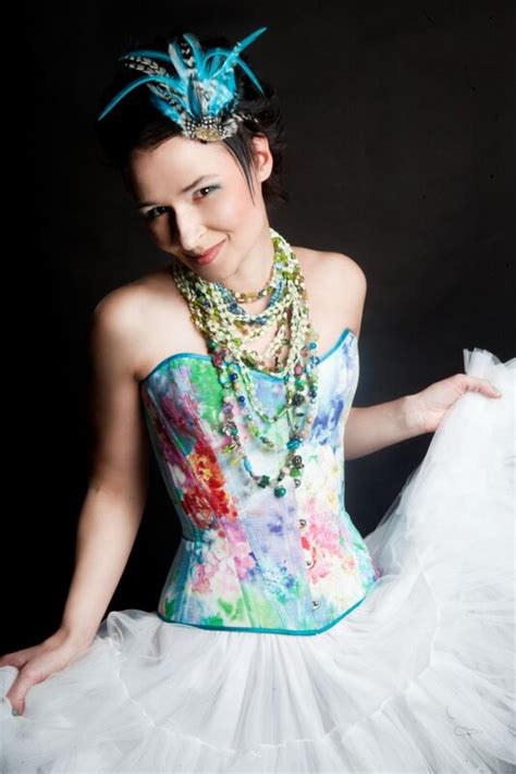 Девушки с выставки фотопроекта Naked Accessories Голые украшения дождались Yablor ru