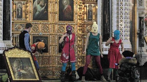 Kdo A Kde Je Kac Skv L Rozhlasov Hra O Pussy Riot A Putinovsk M Rusku T Art Esk Televize