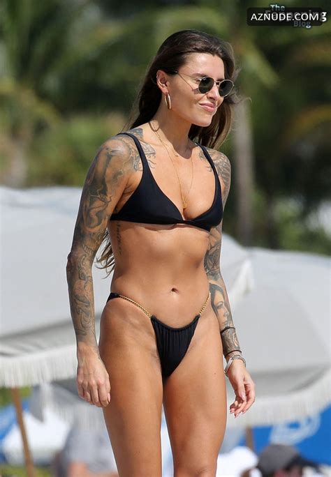 Sophia Thomalla Sexy Spotted Showing Off Her Amazing Body Wearing A Hot Black Bikini At The