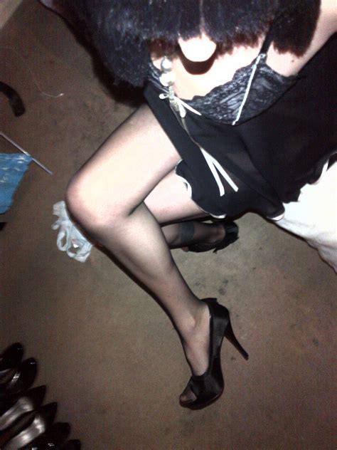 Eva CD Toying Her Ass And Wanking Photo AShemaletube