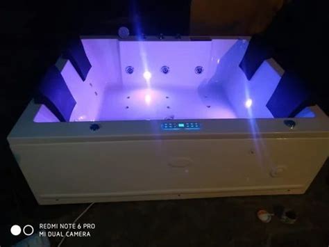 White Acrylic Jacuzzi Massage Bathtub 1500 1500 At Rs 130000 In Ghaziabad