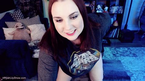 Geeky MILF Helps Get You Off The AmberLily Show Fetish Emporium Clips Sale