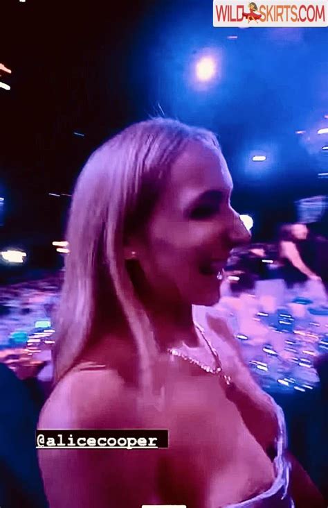 Nikki Glaser Nikkiglaser Nude Instagram Leaked Photo 106