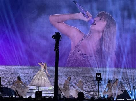 Show Me Pictures Of Taylor Swift