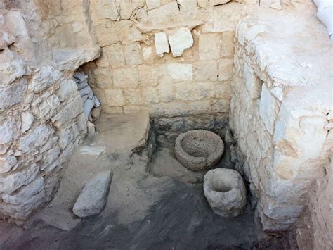 Meter Of Manure Confirms 1500 Year Old Stable The Times Of Israel