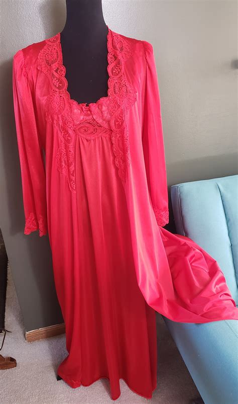 Vintage Olga Red Pegnoir Set Nightgown And Lace Robe Lingerie And Intimates Etsy