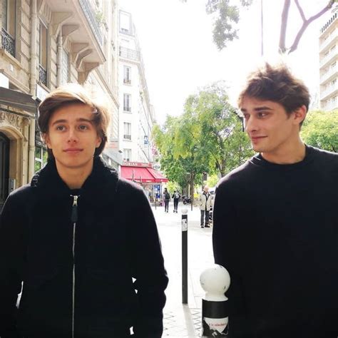 Pin by Sasha on Кастинг для книг Celebrities male Cute gay couples