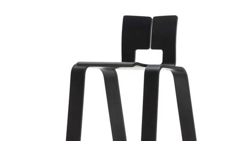 OMBRA TOKYO 椅子 By Cassina | design Charlotte Perriand