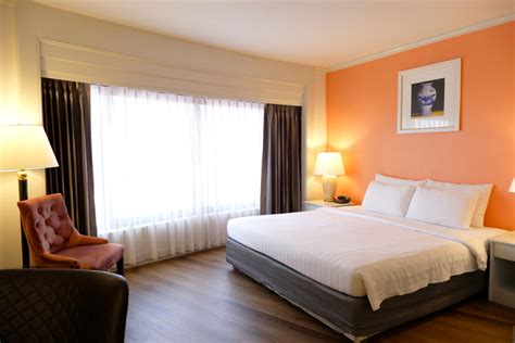 Deluxe City View King | Grand China Bangkok