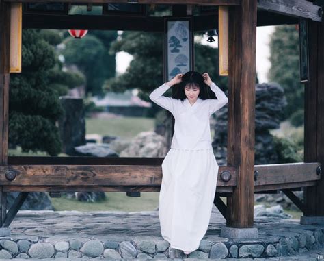 Vẻ đẹp không tì vết của hot girl trà sữa Việt