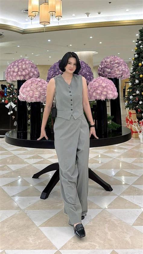 Hoa khôi bóng chuyền Kim Huệ U khiêm tốn nhận xập xệ diện bikini chơi bóng lấp ló hình xăm vị