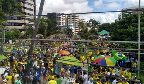 Manifestantes Fazem Ato Em Apoio Ao Presidente Bolsonaro Em Macei