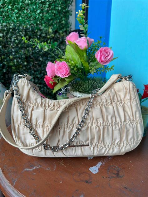 Tas Bershka Warna Nude Barang Mewah Tas Dompet Di Carousell