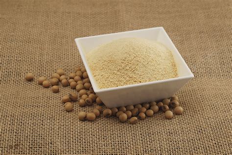 Соевая мука: состав, польза и вред, применение
