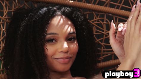 Petite Curly Ebony Babe Posed Naked And Sexy MILF Exposed Sexy Natural