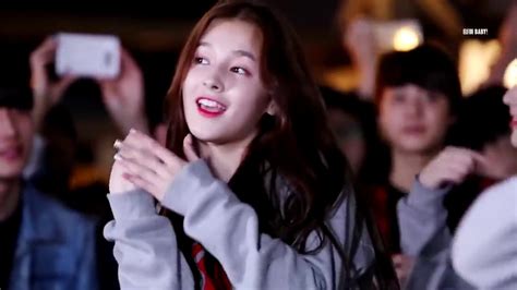 Hot Girl Hàn Quốc Với điệu nhảy cực dễ thương đang gây sốt cộng đồng mạng YouTube