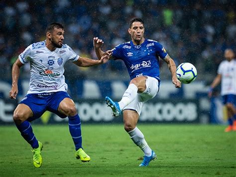 Thiago Neves é afastado pela direção e não atua mais pelo Cruzeiro