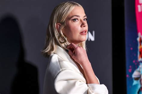 Ashley Benson Braless Breasts Hot Celebs Home