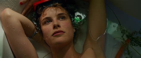 Carla Juri Nude Pics Page