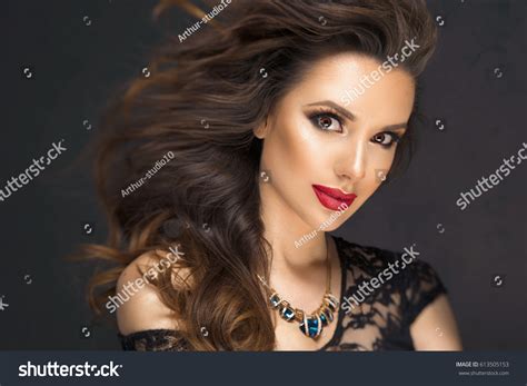 Sexy Brunette Woman Red Lips Stock Photo 613505153 Shutterstock