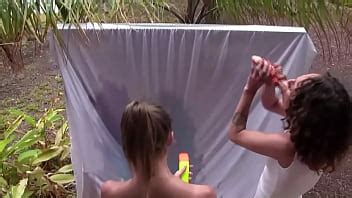 Vómito arcoiris con April y Katt XVIDEOS