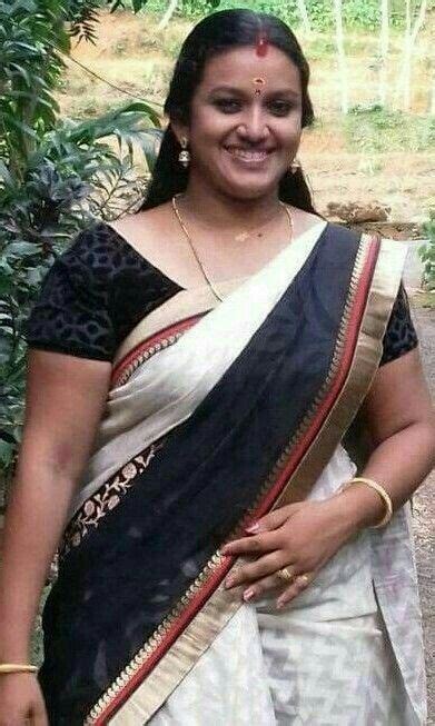 Kerala Aunties Hot Photos