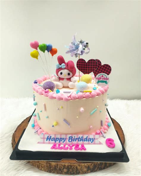 A Dainty Girly My Cafe Vida Desserts And Custom Cakes