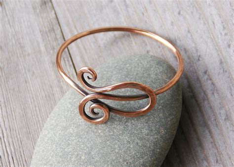 Adjustable copper bracelet in 2024 | Handmade wire jewelry, Wire jewelry designs, Diy wire