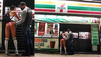 Montrant Le String Dans Les Sept XVIDEOS