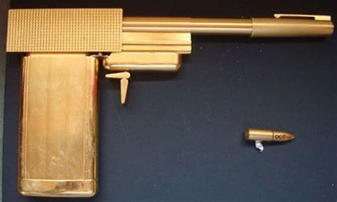 replica James Bond Golden Gun goes under hammer