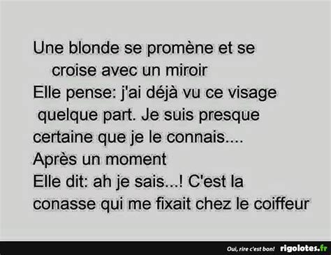 Une blonde se promène Blagues et les meilleures images drôles