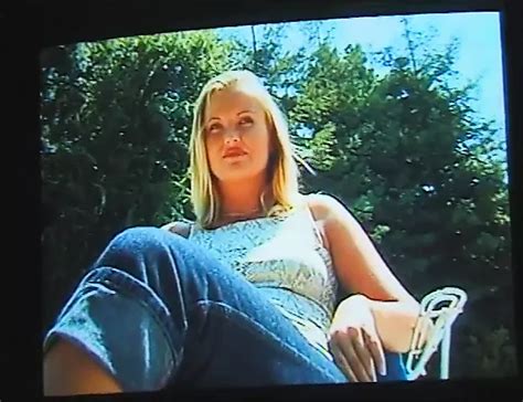 Schattige Babe Vindt Het Heerlijk Als Haar Roze Poesje Wordt Gelikt Tijdens Een Lesbische Sessie