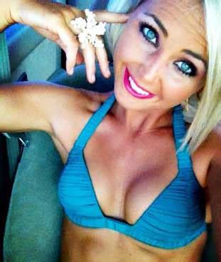 Naked Kat Edorsson Added 07 19 2016 By KA