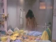 Naked Yara Patricia in Los pequeños privilegios