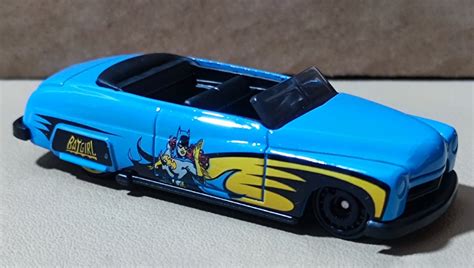 Машинка Базова Hot Wheels Muscle Bound Dodge Charger Merc Batmobile The Bat DC Batman 1