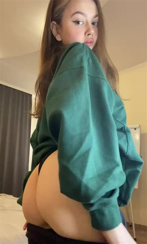 I Love To See You Horny With My Ass Scrolller