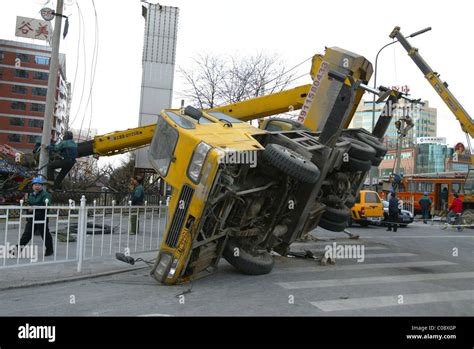 Crane Crash Miracle Miraculously No One Was Hurt After This Crane