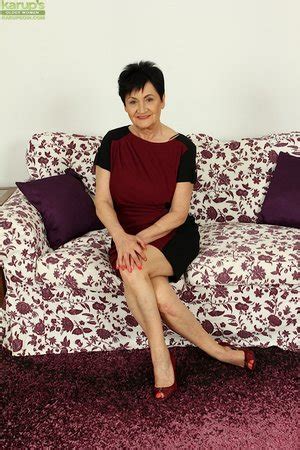 Granny Shaved Pussy XXX Dessert