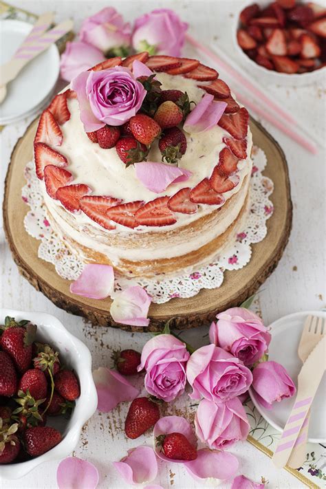 Van Lyali Lekl Naked Cake Damy S Kitchen