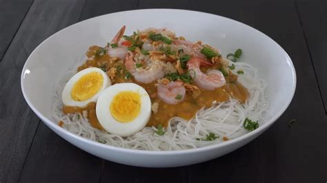 Authentic Filipino Pancit Palabok Recipe - Recipes.net