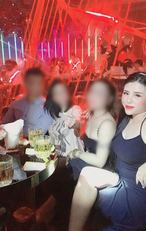 Chân dung hot girl chuyên livestream bán nước nho ma túy Khoe cuộc sống sang chảnh và