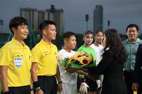 Th M N Tu I C A H Nam Xinh Nh Hot Girl C M T I M C Khen V T Tr I C Hoa H U