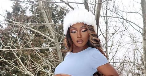 Model Risks Getting Nippy By Wearing Underboob Baring Bikini In Snow Daily Star