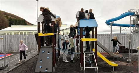 S Fnu U Sex Millj Num Fyrir N Jum Kastala R V Is