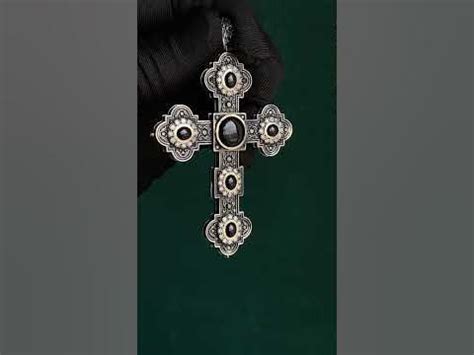 Большой крест из золота с черными агатами, черными бриллиантами и ...