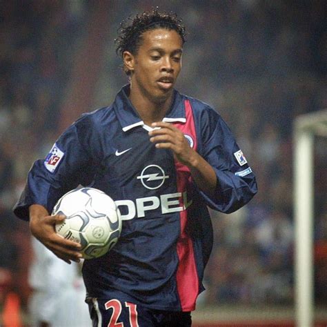 #onthisday 2001: Ronaldinho made his PSG debut #psg #classicfootballshirts #ronaldinho Psg ...