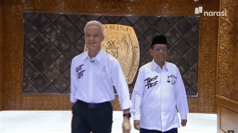 Ganjar Mahfud Pamer Sat Set Dan Tas Tes Dalam Debat Capres