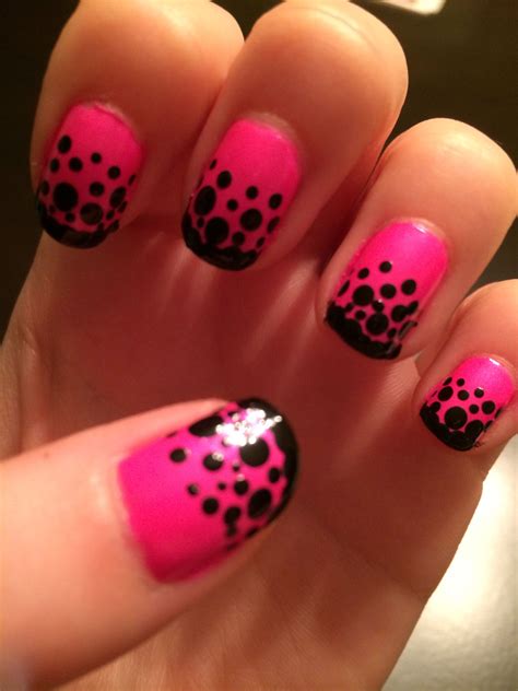 nail art pink black 1